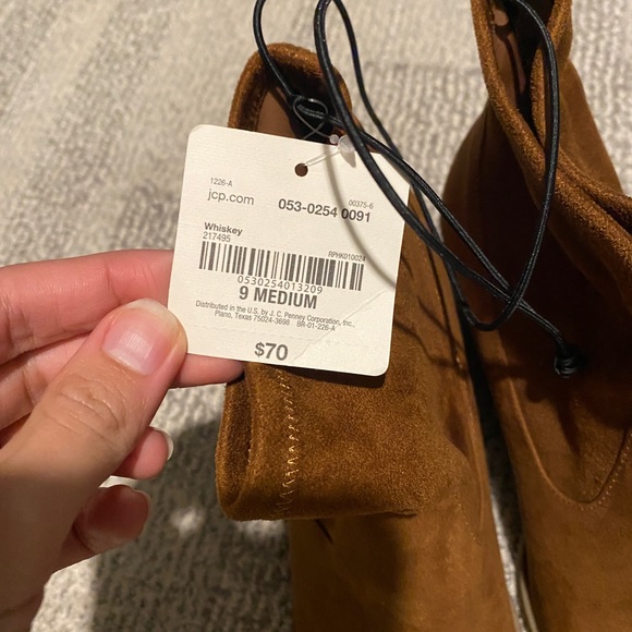 Women’s beige suede boots - Picture 2 of 3